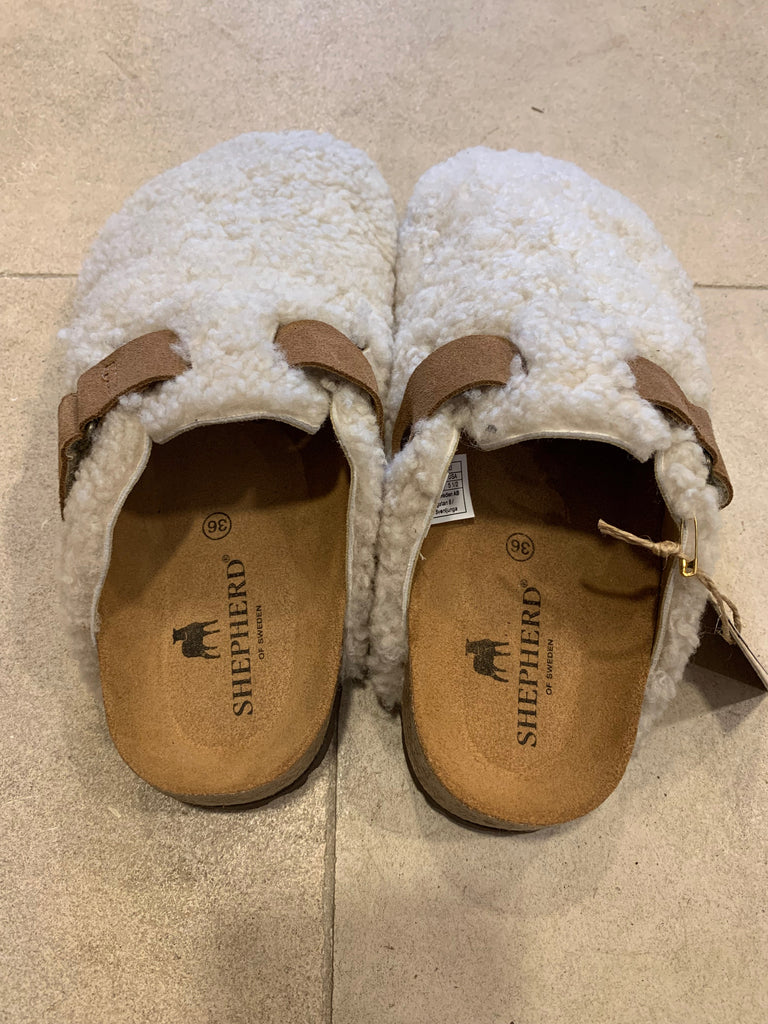 Roma Slippers