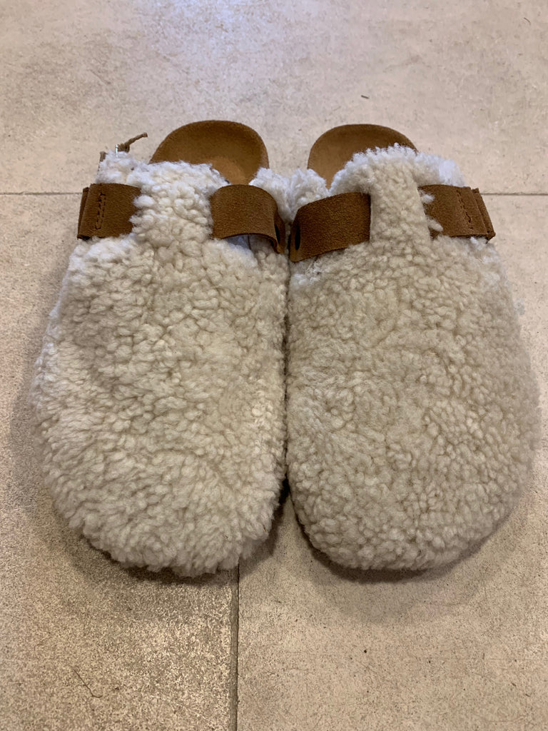 Roma Slippers